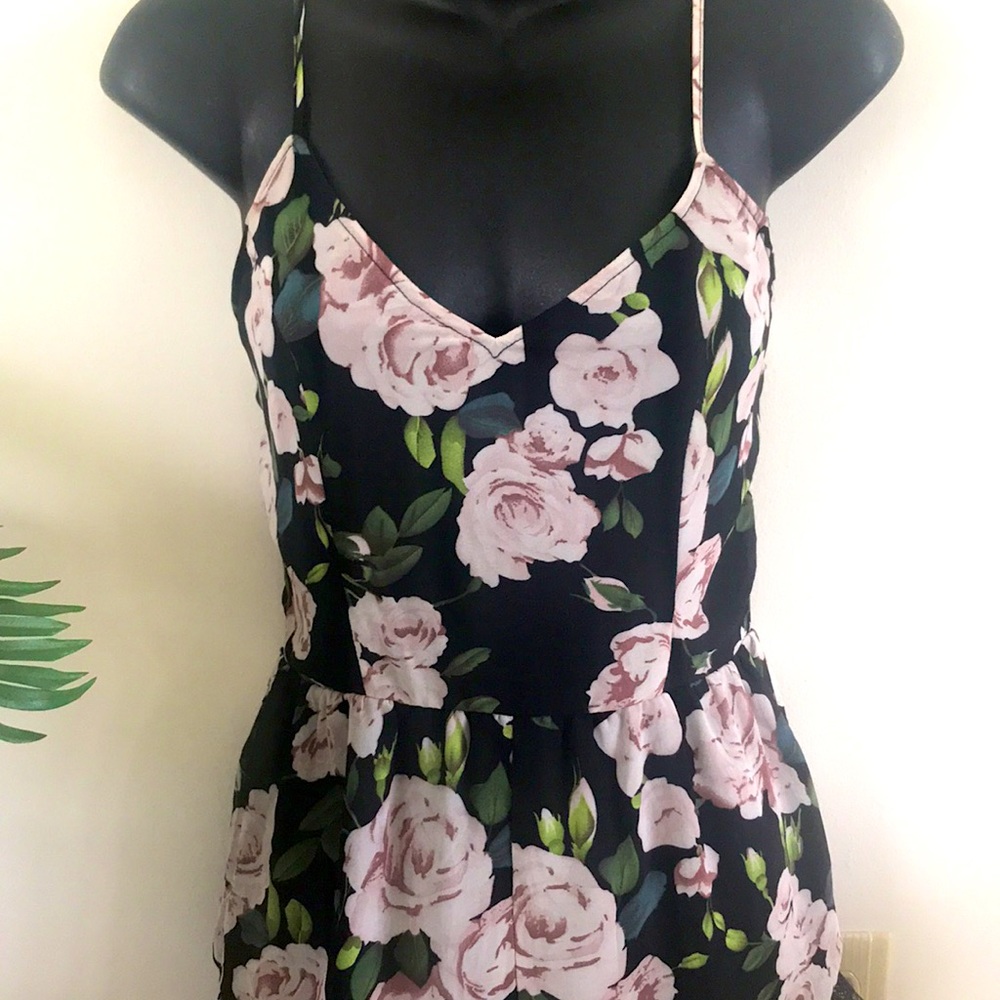 Pretty Roses Lounge Shorts Jumpsuit - Picture 9 of 17